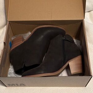 MIA Women's Dark Brown Ankle Booties